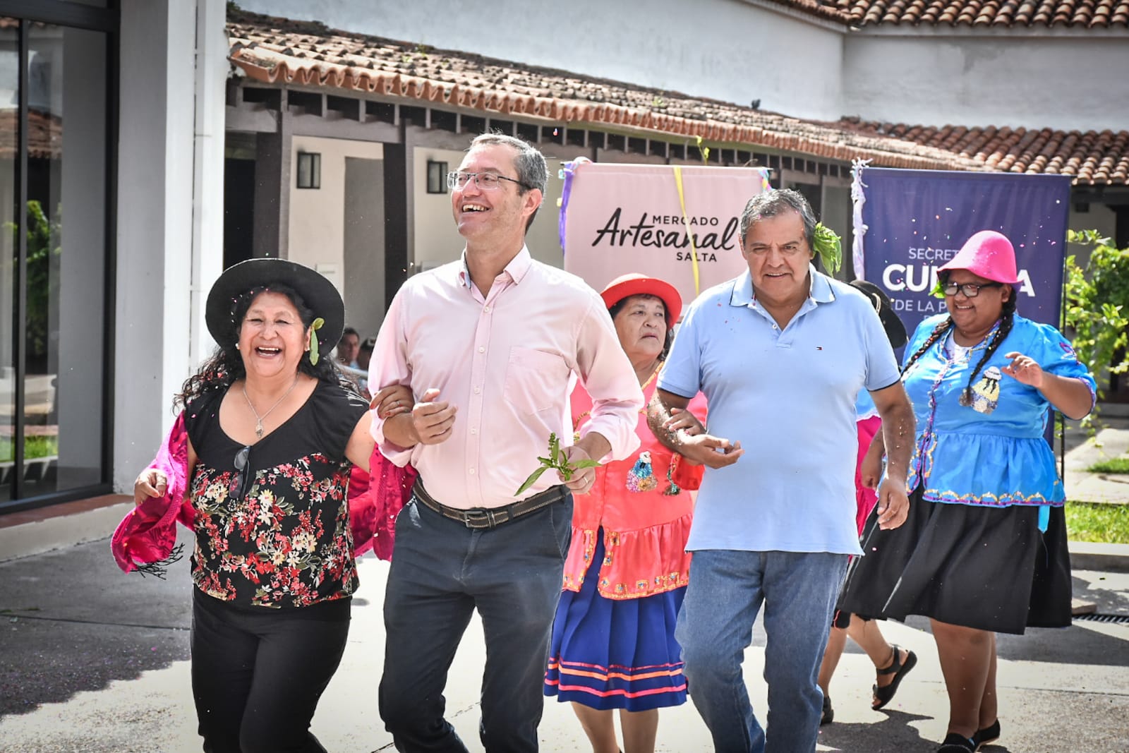 <a href="http://www.culturasalta.gov.ar/prensa/noticias/actividades-gratuitas-por-carnaval-en-el-mercado-artesanal-de-salta/5245">Actividades gratuitas por Carnaval en el Mercado Artesanal de Salta</a>
